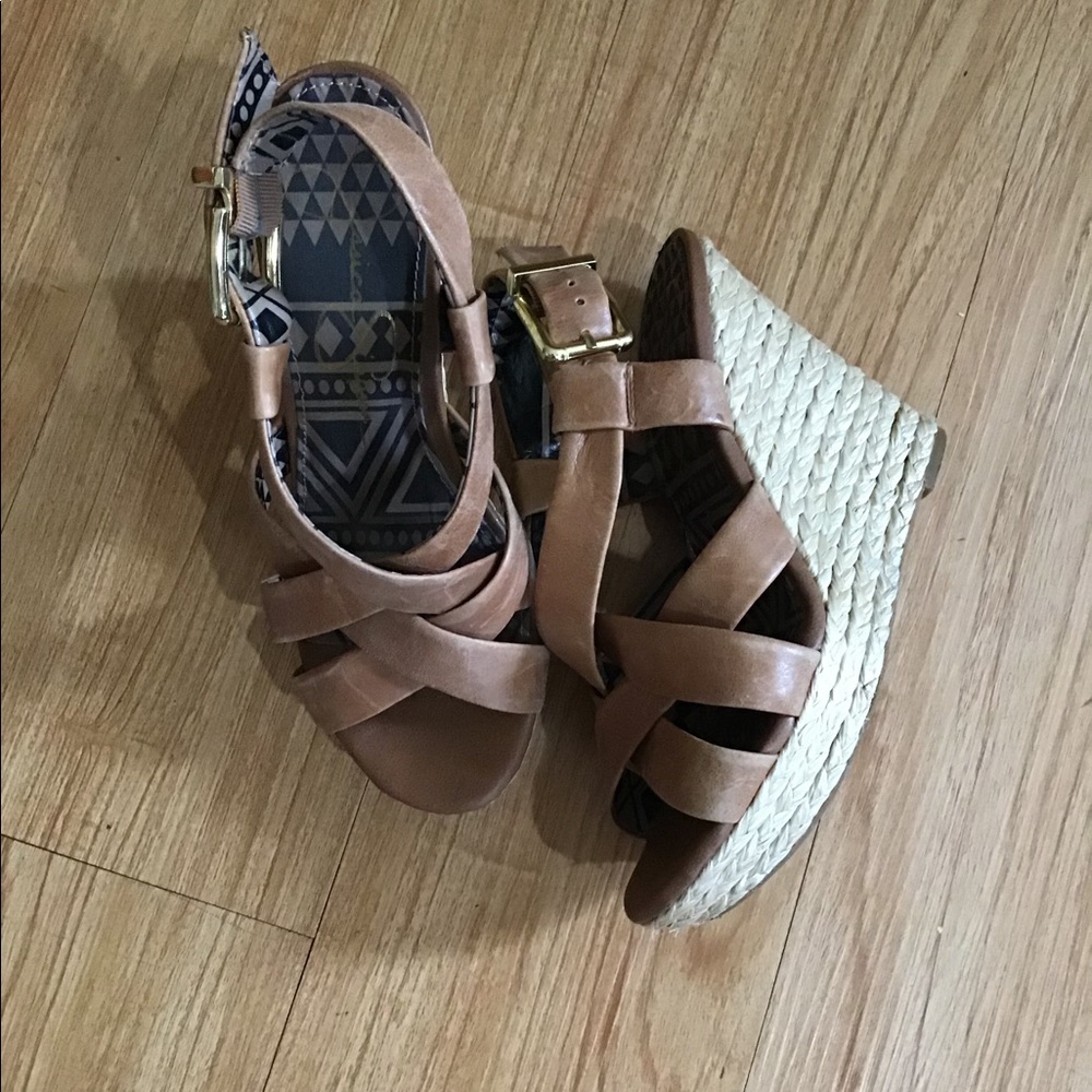 Jessica Simpson wedge